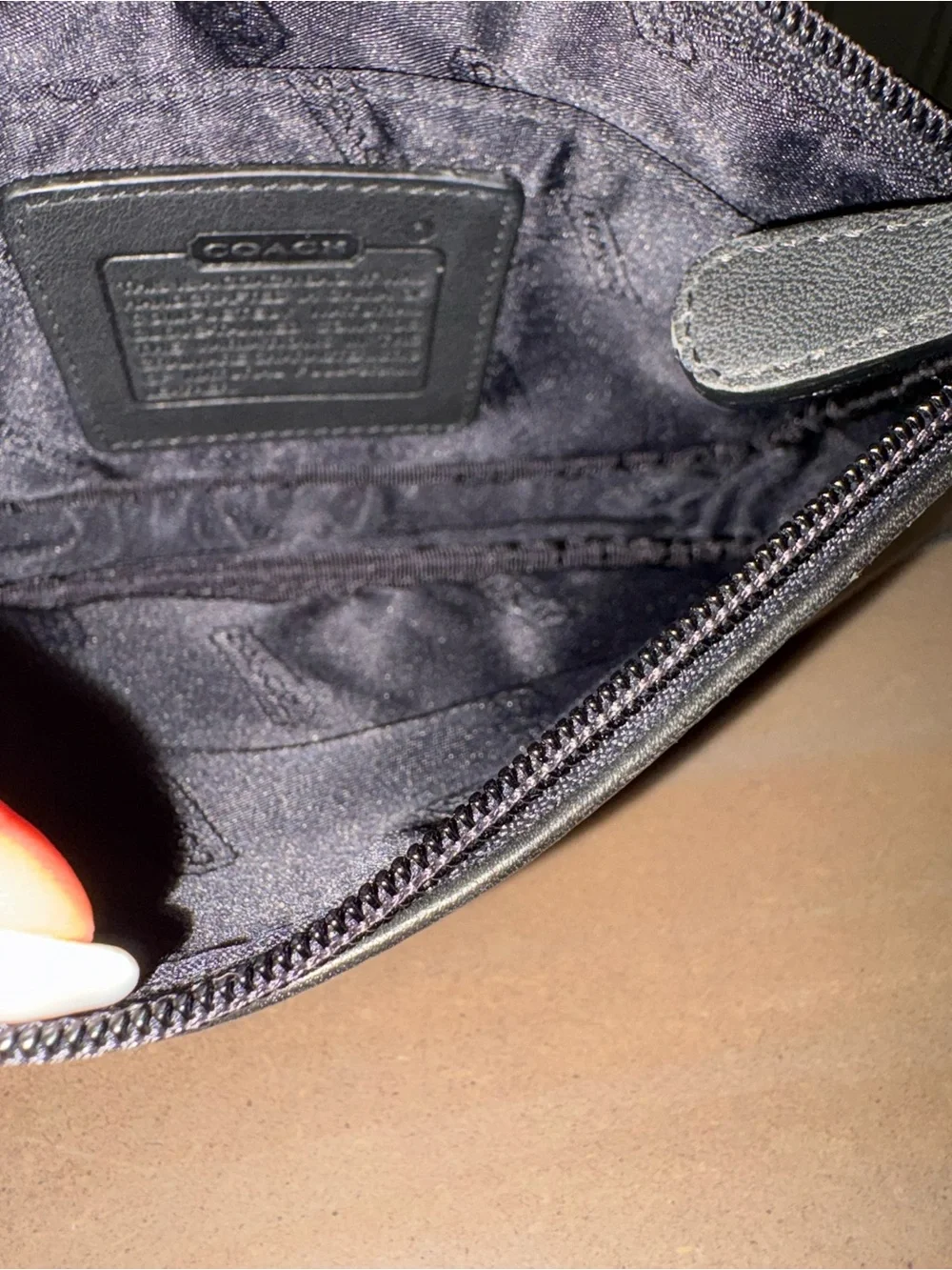 COACH woman’s/ men’s Black Leather Zip Pouch - Picture 5 of 5